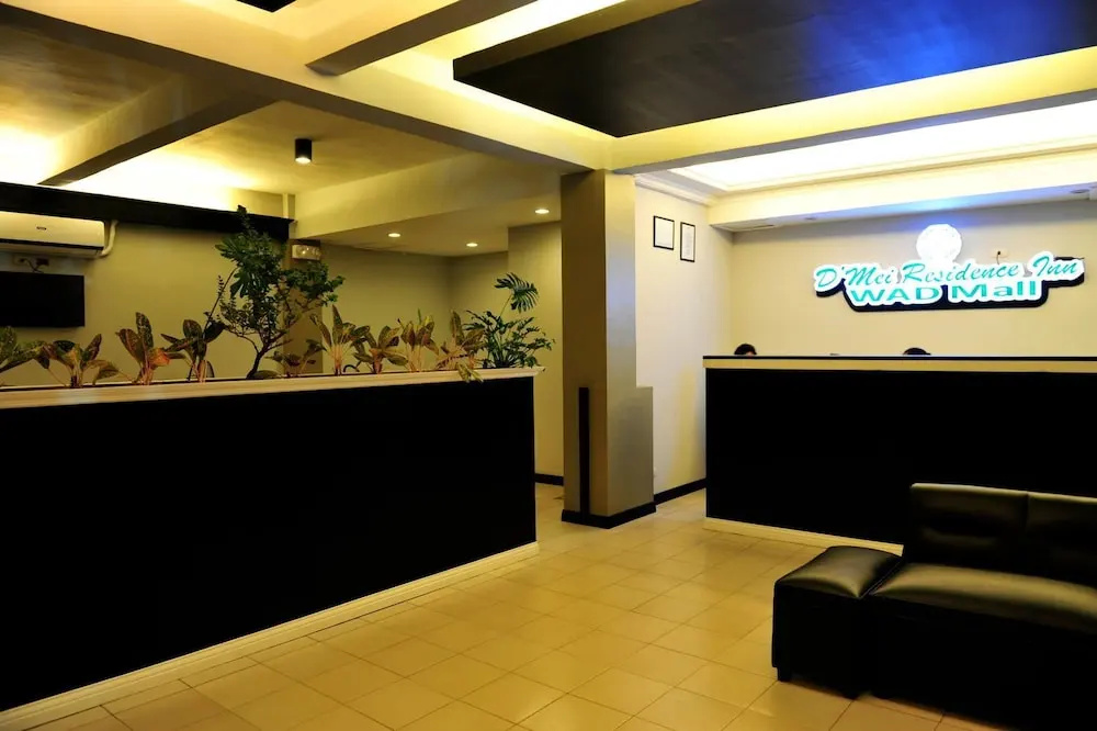 Lobby & Reception
