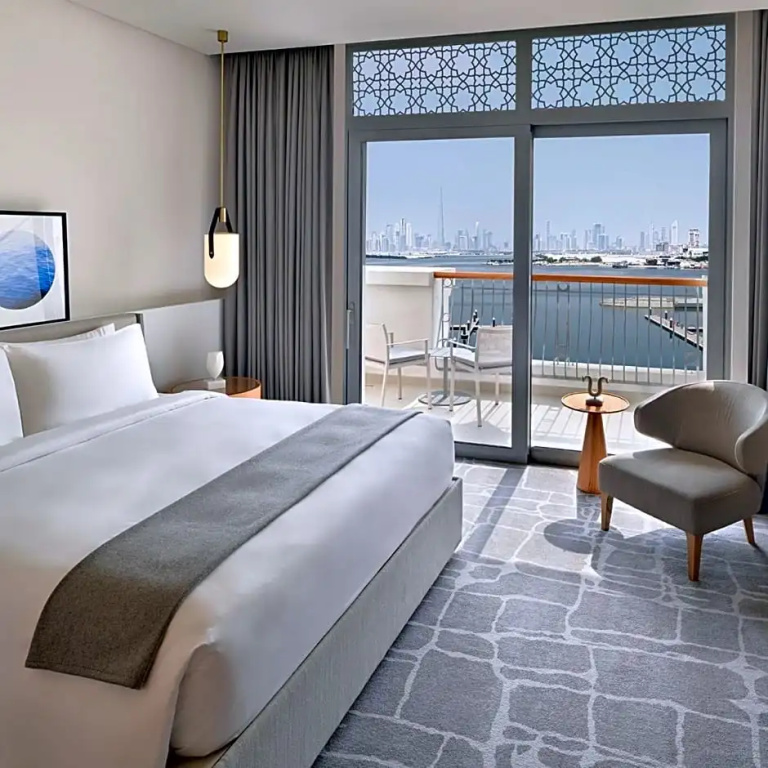 Deluxe room with balcony and with Marina view