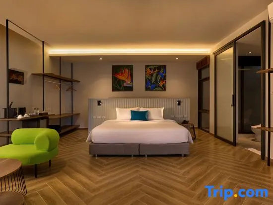 Suite with balcony