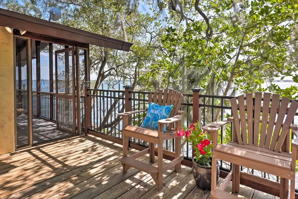 Riverfront Merritt Island Bungalow w/ Dock & Deck