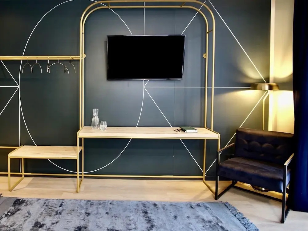Comfort room