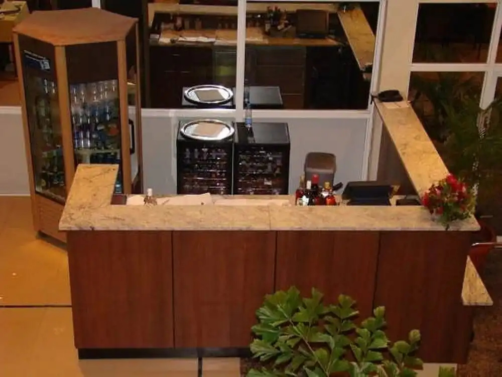Food & Beverage