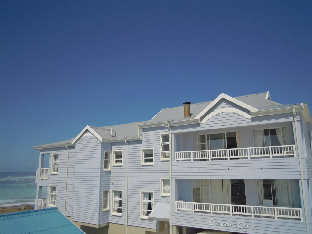 Point Village Hotel