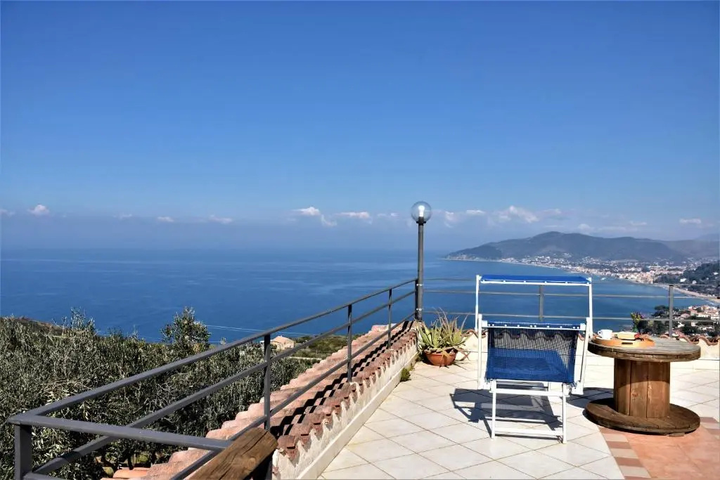 Apartment with sea view
