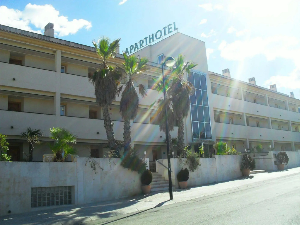 Vidalbir Apartahotel