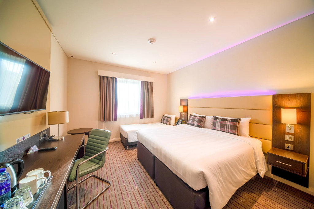 Отель Premier Inn Dubai Al Jaddaf в Дубае