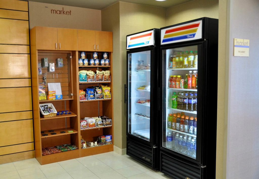 Food & Beverage