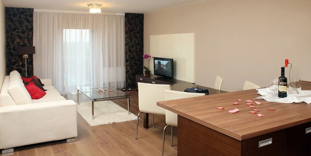 Golden Fish Hotel Apartments - Chambres