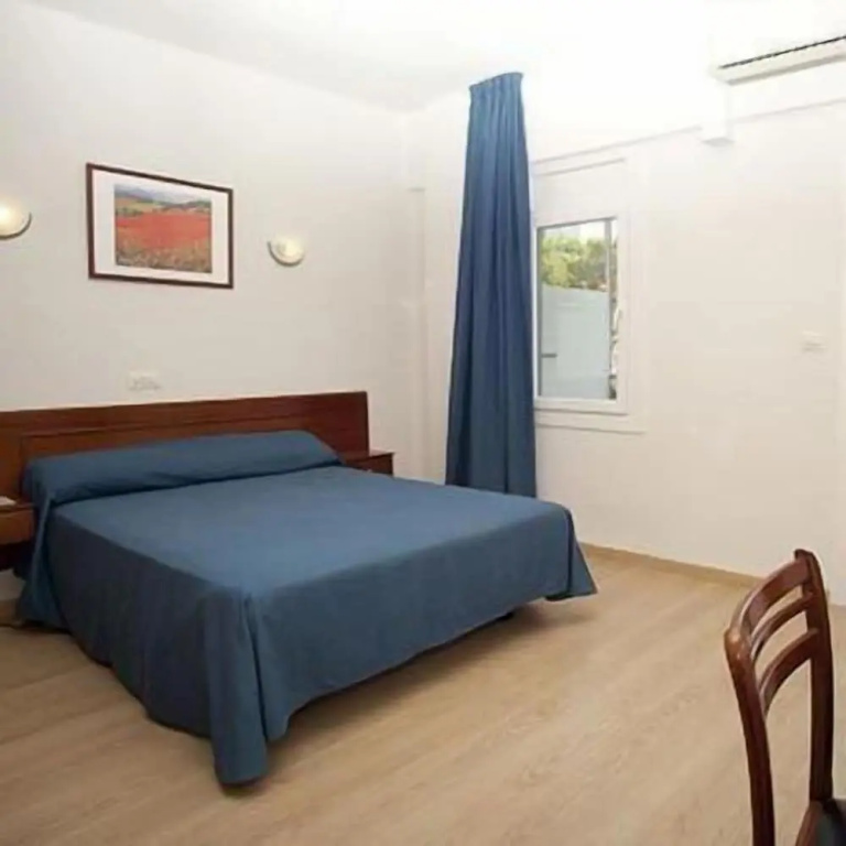 Standard Double room with balcony (full double bed)