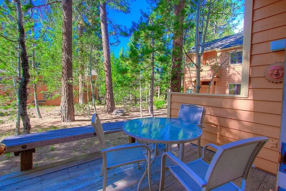 Delightful Mccloud 2 Bedroom Condo by RedAwning