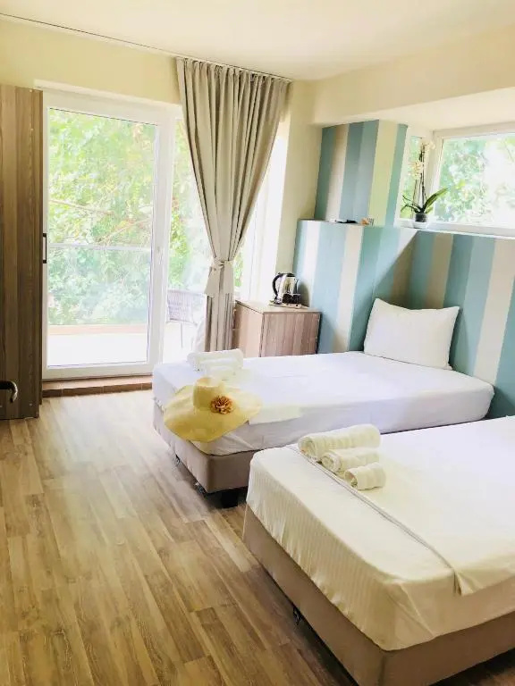 Standard Double room with garden view (twin beds)