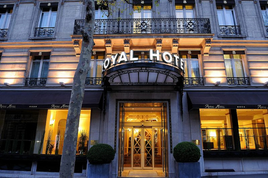 Royal Hotel Paris Champs Elysées