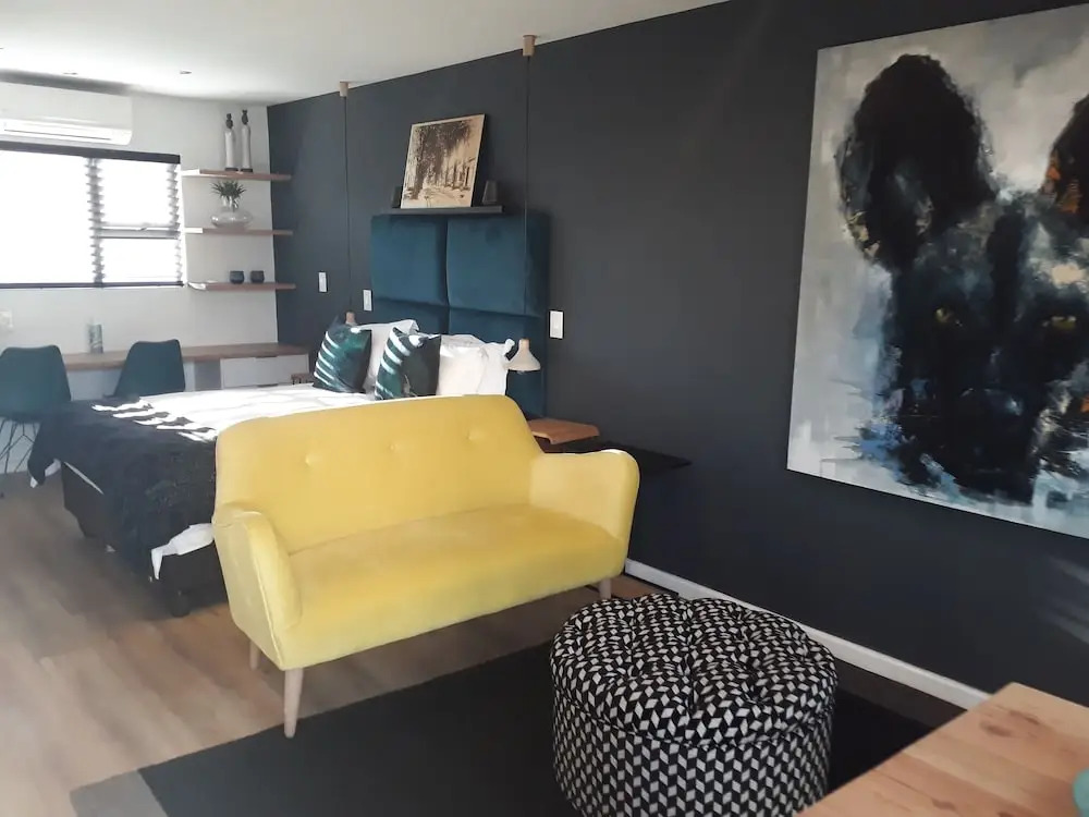 豪華雙人併房，配有雙人床