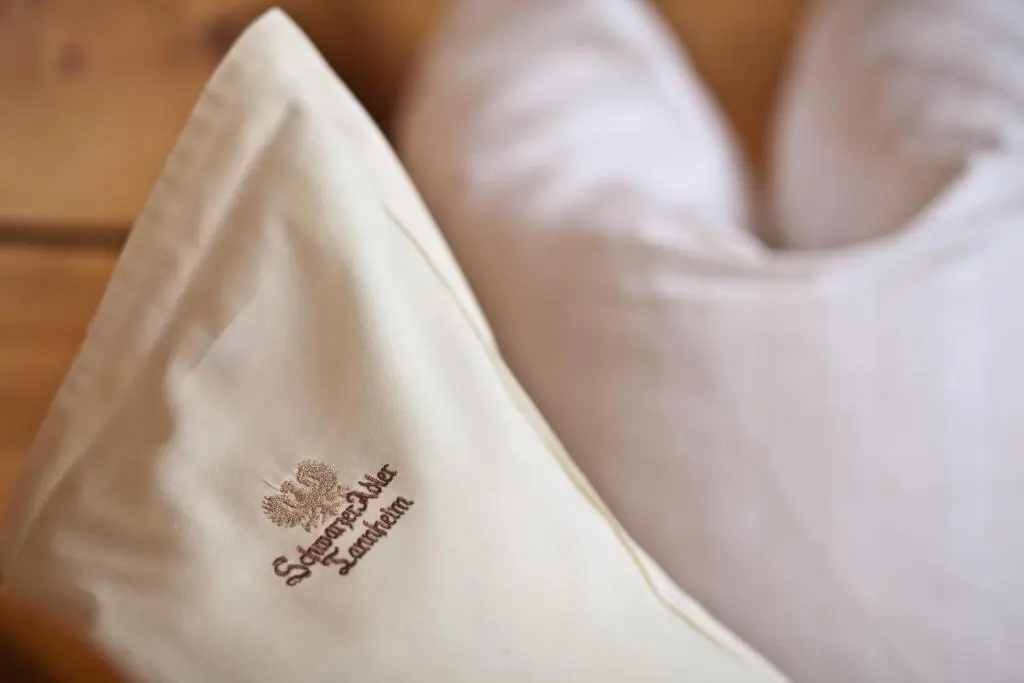 Hotel Schwarzer Adler - Chambres