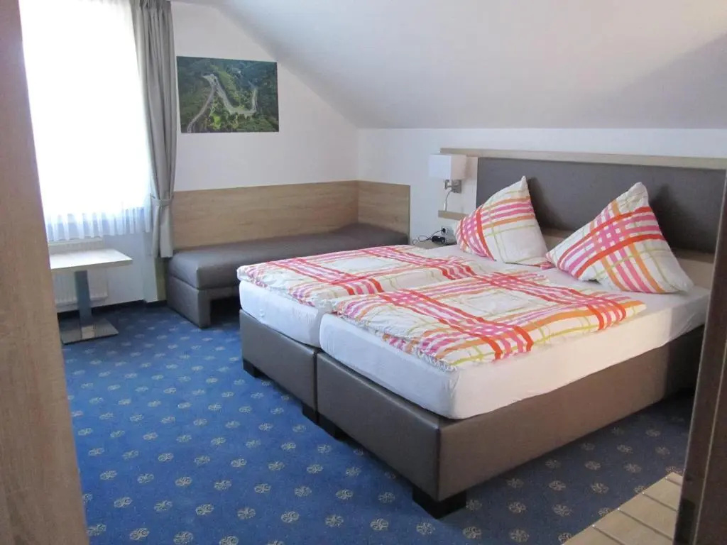 Race-Hotel zur Burg Nürburg - Chambres