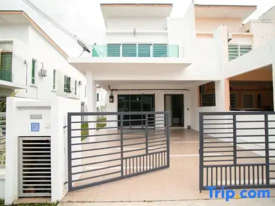 Spacious Sweet Home @ Sendayan Matrix | 12–19 Pax