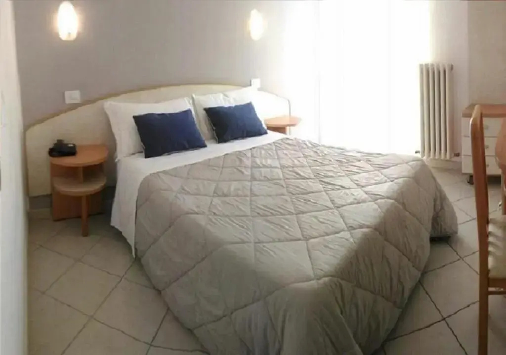 Standard Double room with garden view (full double bed)