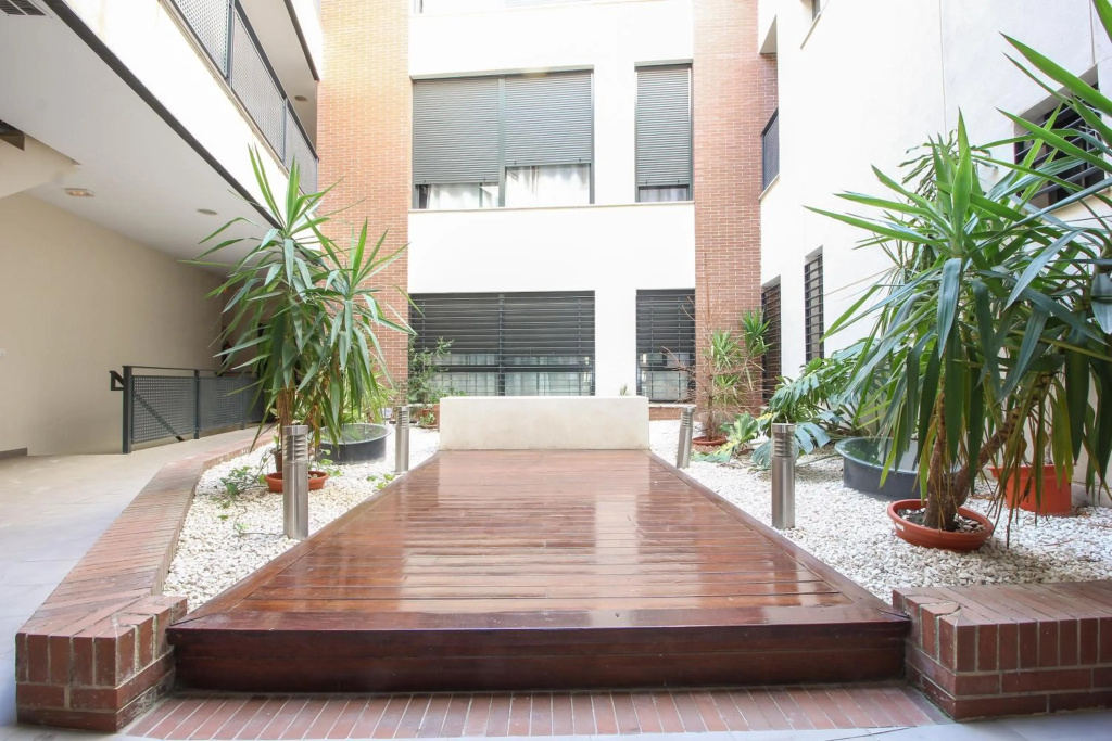 Deluxe apartment San Julian with parking