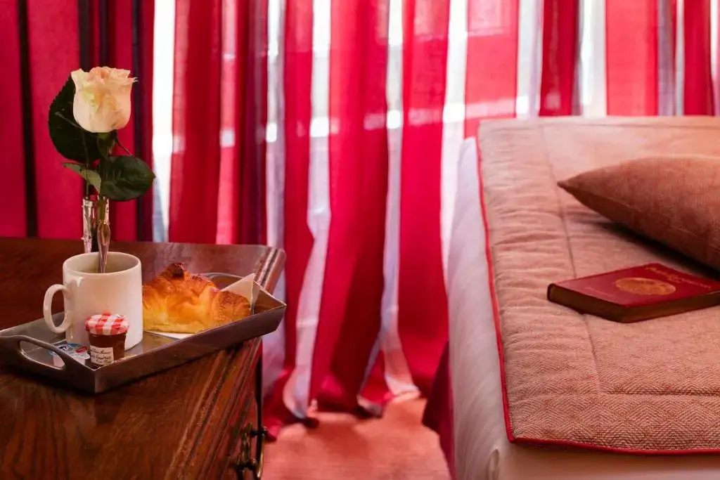 Superior Double room (full double bed)
