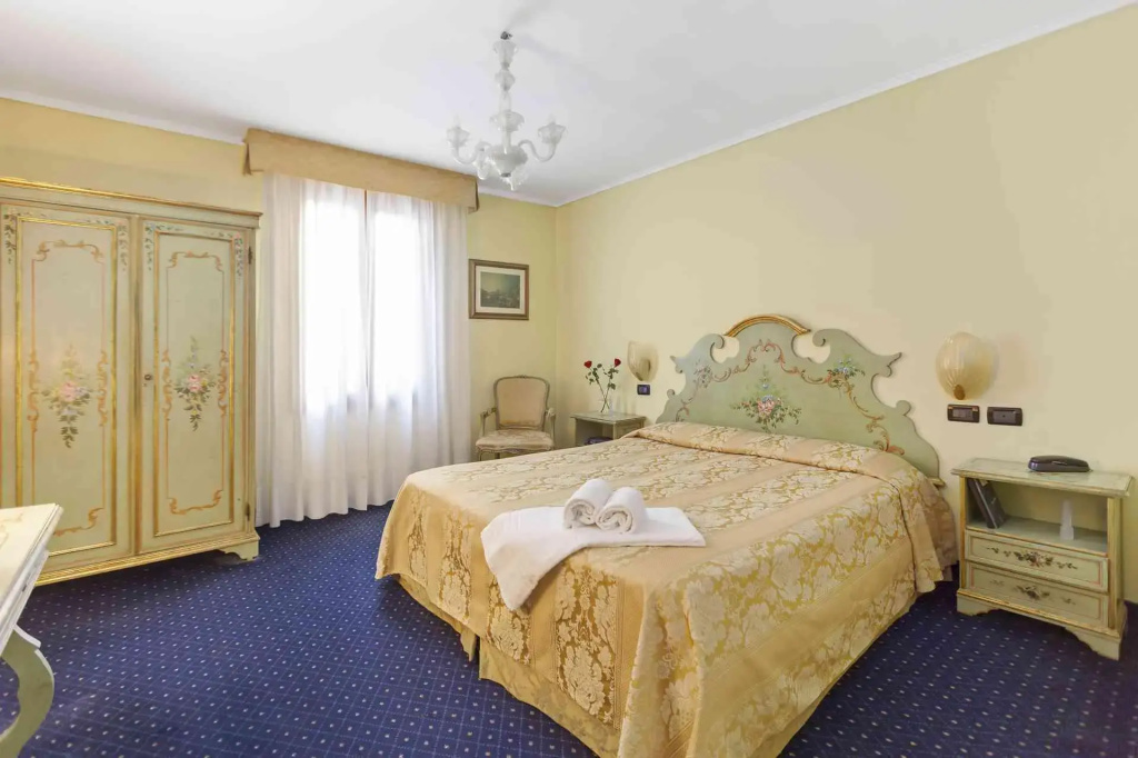 Superior Double room (full double bed)