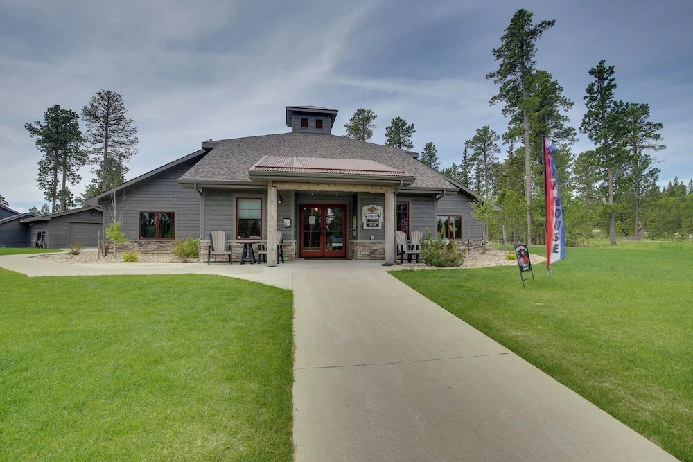 Luxurious Lead Vacation Rental w/ Private Hot Tub!