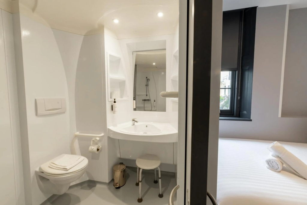 Отель easyHotel Victoria в Лондоне