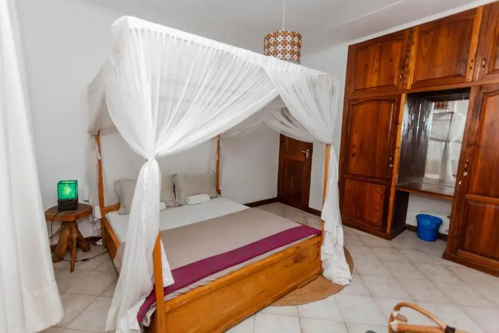 Standard Double room with garden view (full double bed)