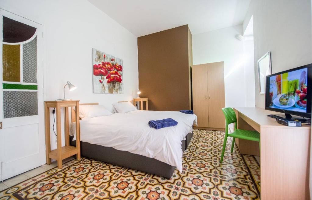 Hostel 94 by null