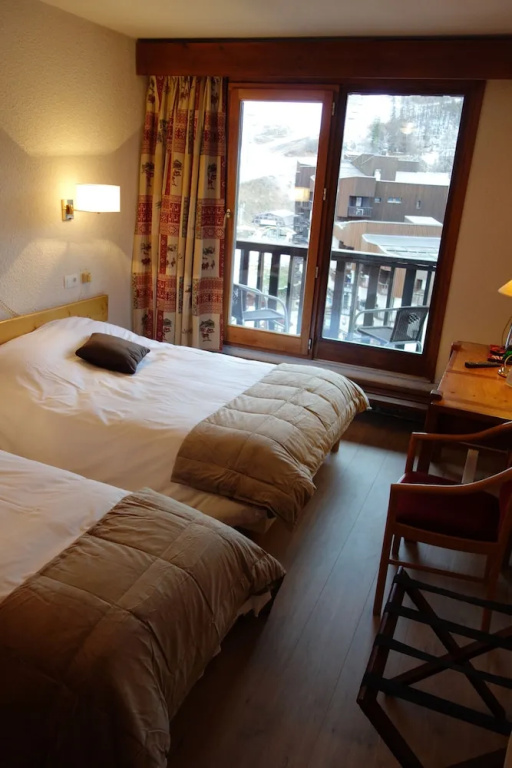 Standard Triple room with balcony