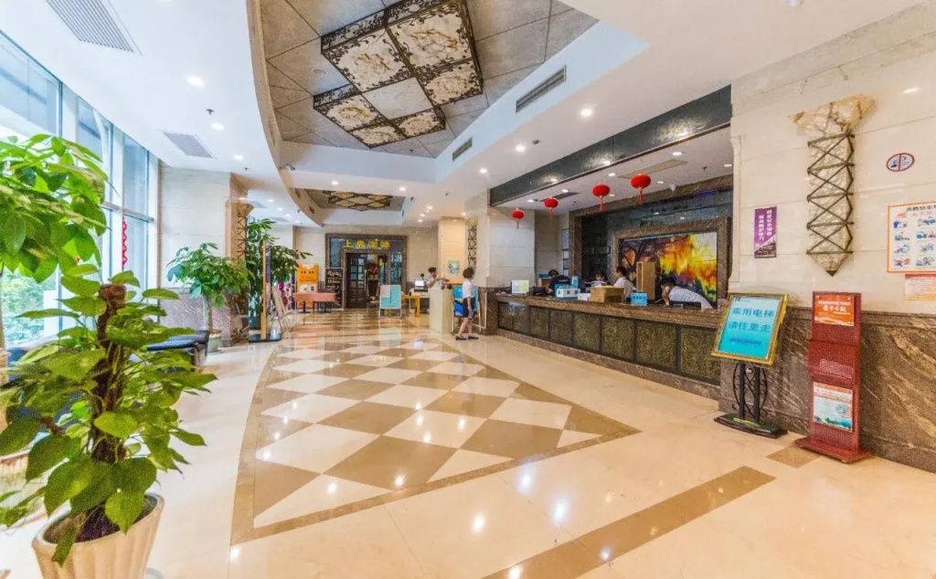 Lobby & Reception