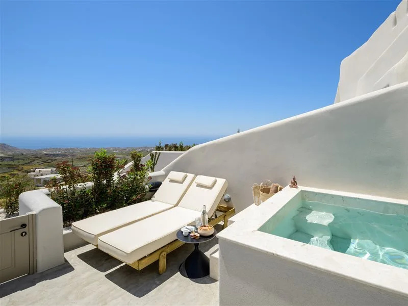 Avelora Suites