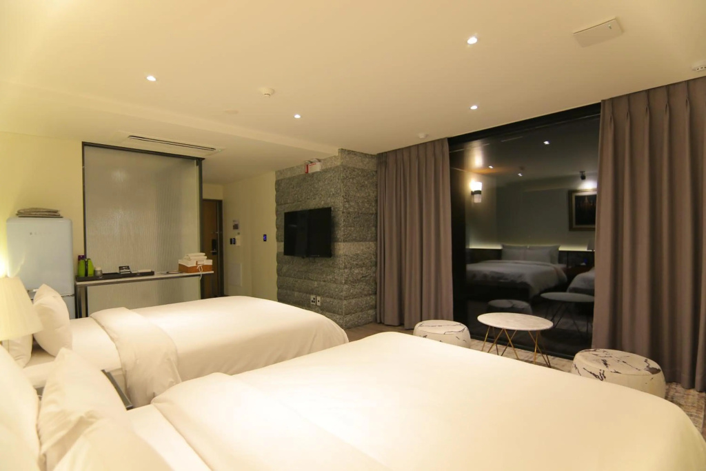 Hotel Gite — 2