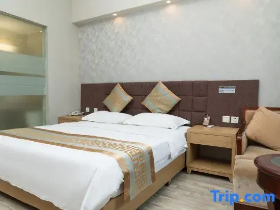 Deluxe Double room (full double bed)