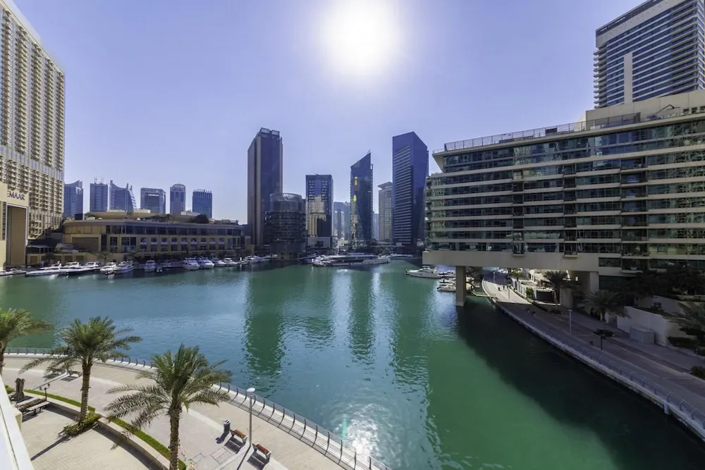 Stunning 3-floor Villa w Kids Room Rooftop Terrace Over Dubai Marina