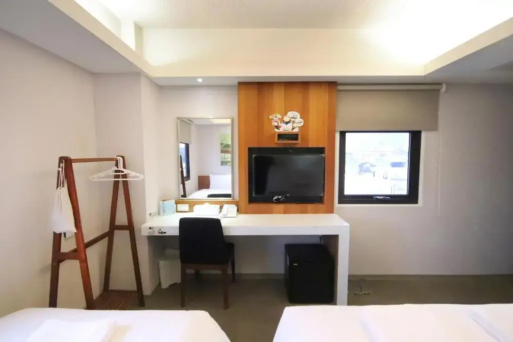 Standard Triple room