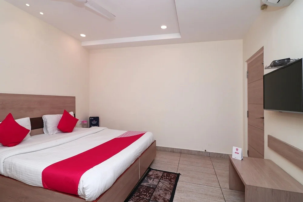 Hotel City Square by OYO Rooms