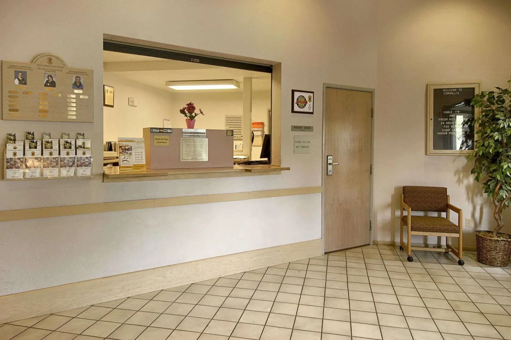 Super 8 by Wyndham Corvallis by null