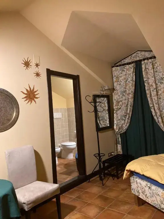 Deluxe Double room (full double bed)