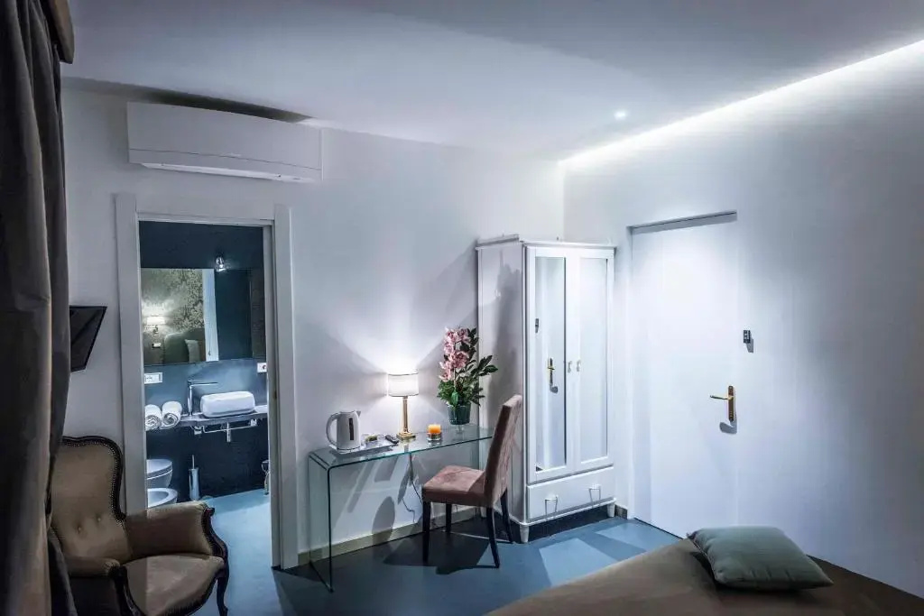 Comfort room