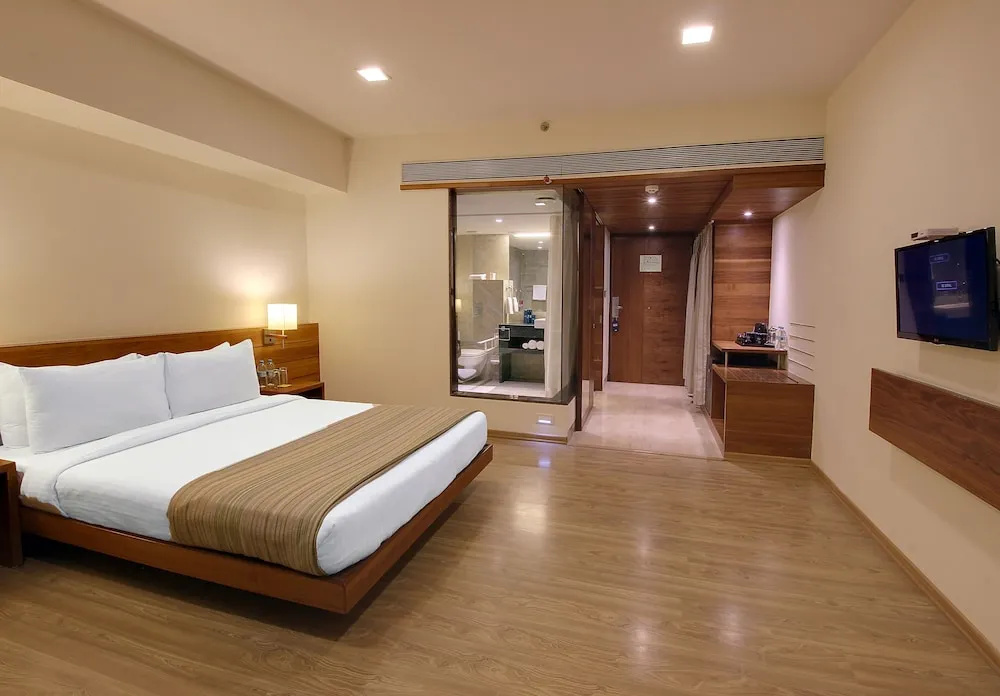 Superior room with city view