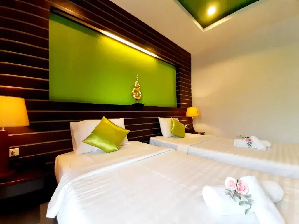 Deluxe Double room (full double bed)
