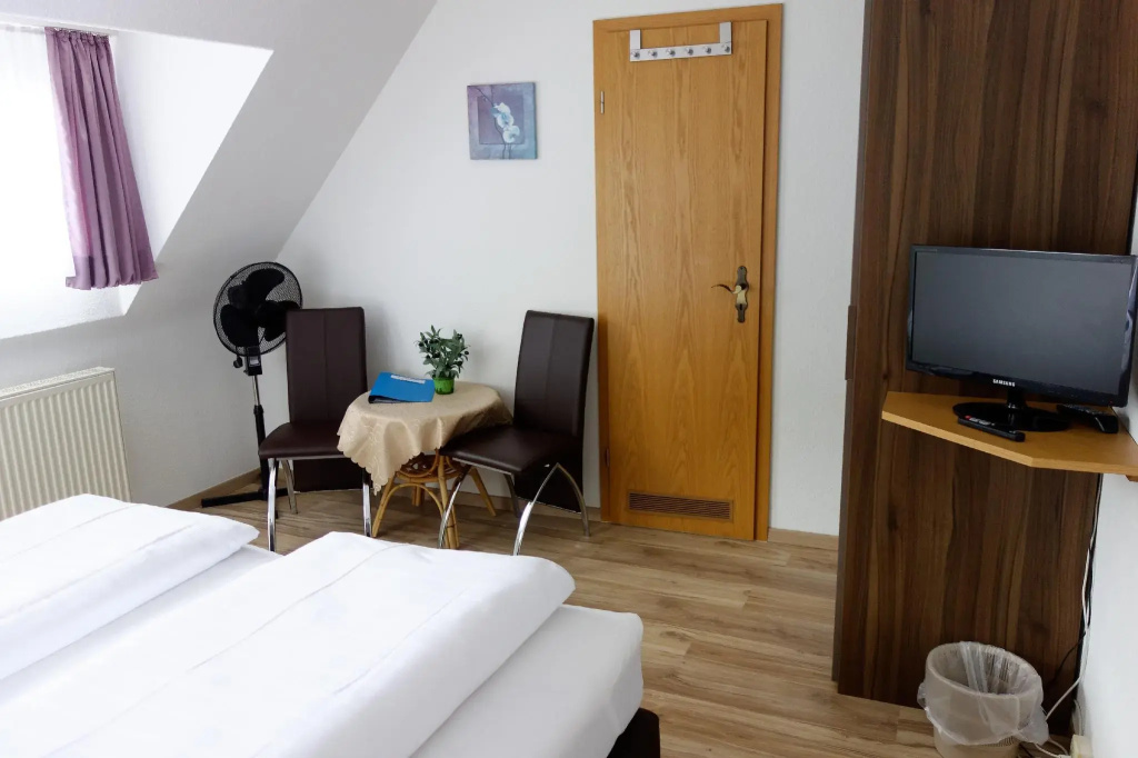 Standard Double room (full double bed)