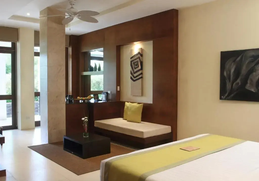 Deluxe Double room (full double bed)