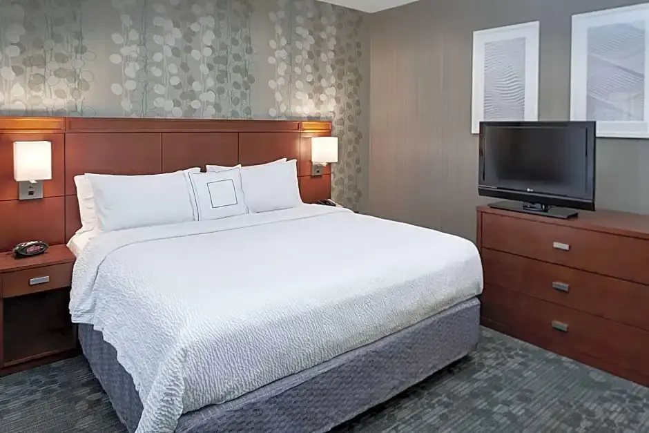 Deluxe Double room with balcony (full double bed)