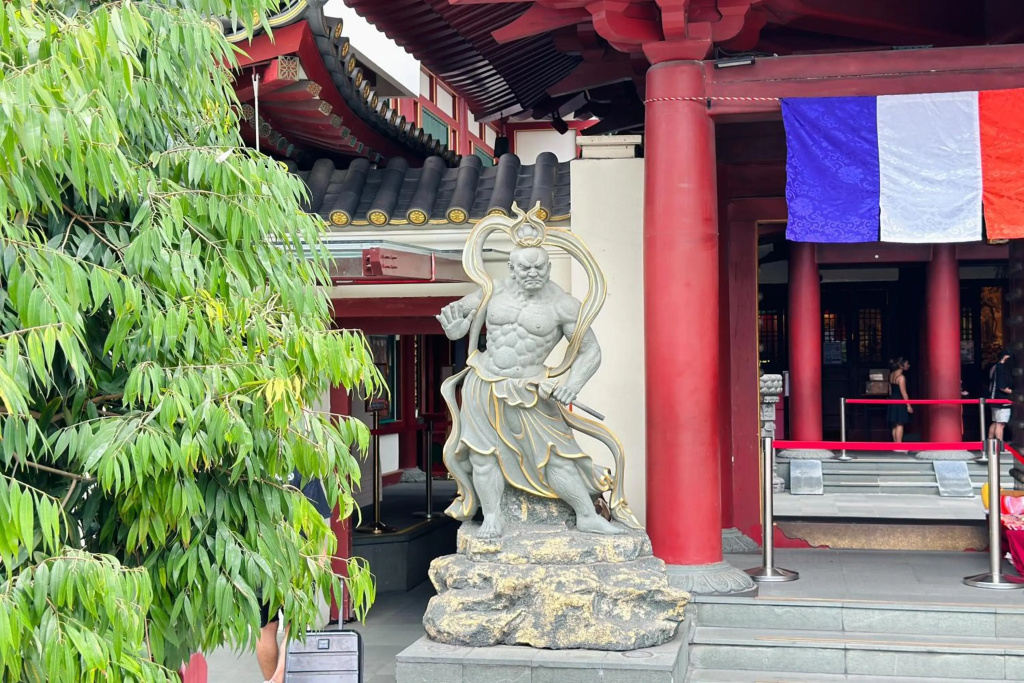 RedDoorz Hostel Near Chinatown Mrt in Singapore