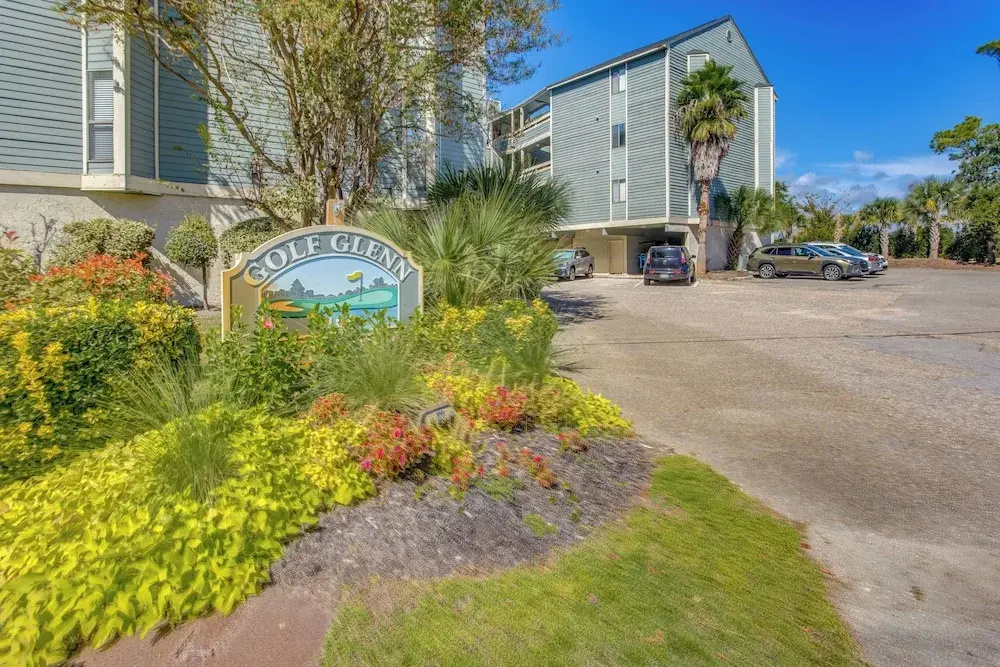 1 Mi to Beach: Golf Glenn Villas Condo w/ Pool