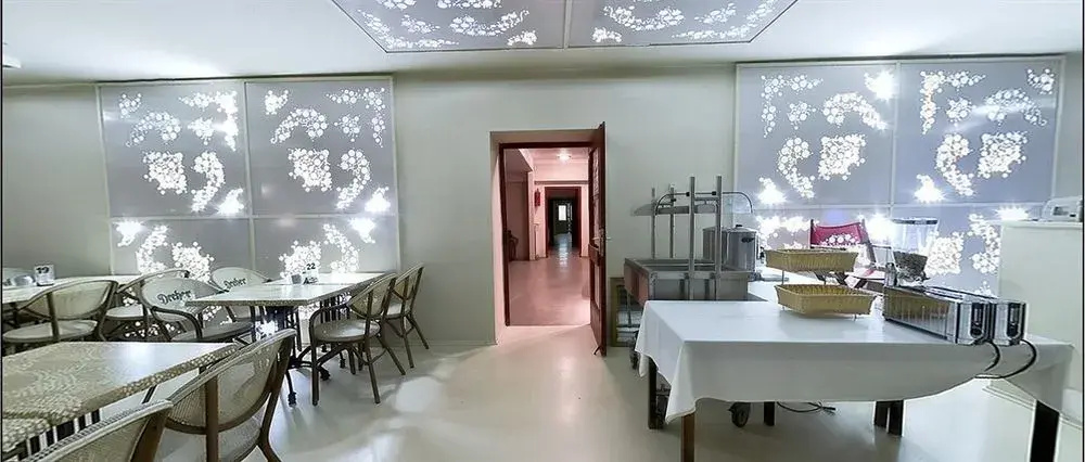 Renegade Hotel - Général