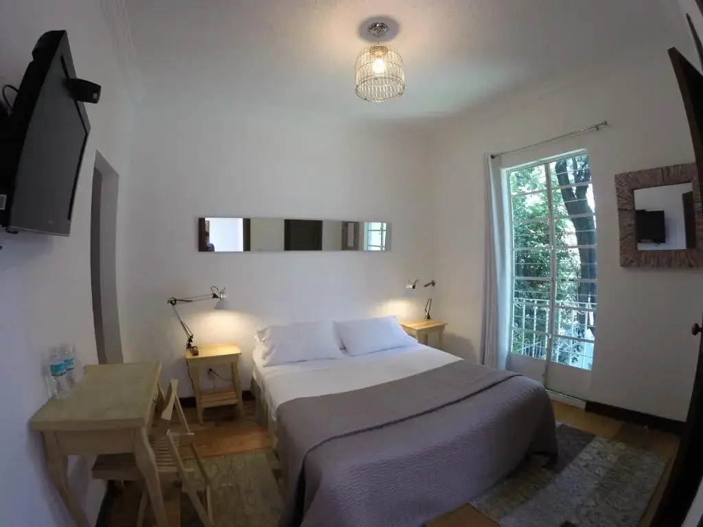 Standard Double room with balcony (full double bed)