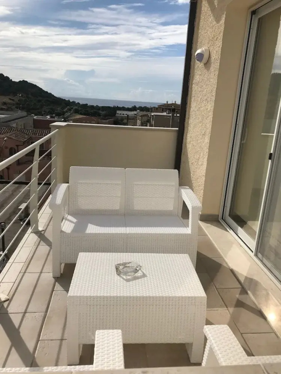 Superior Double room with balcony and with sea view (full double bed)