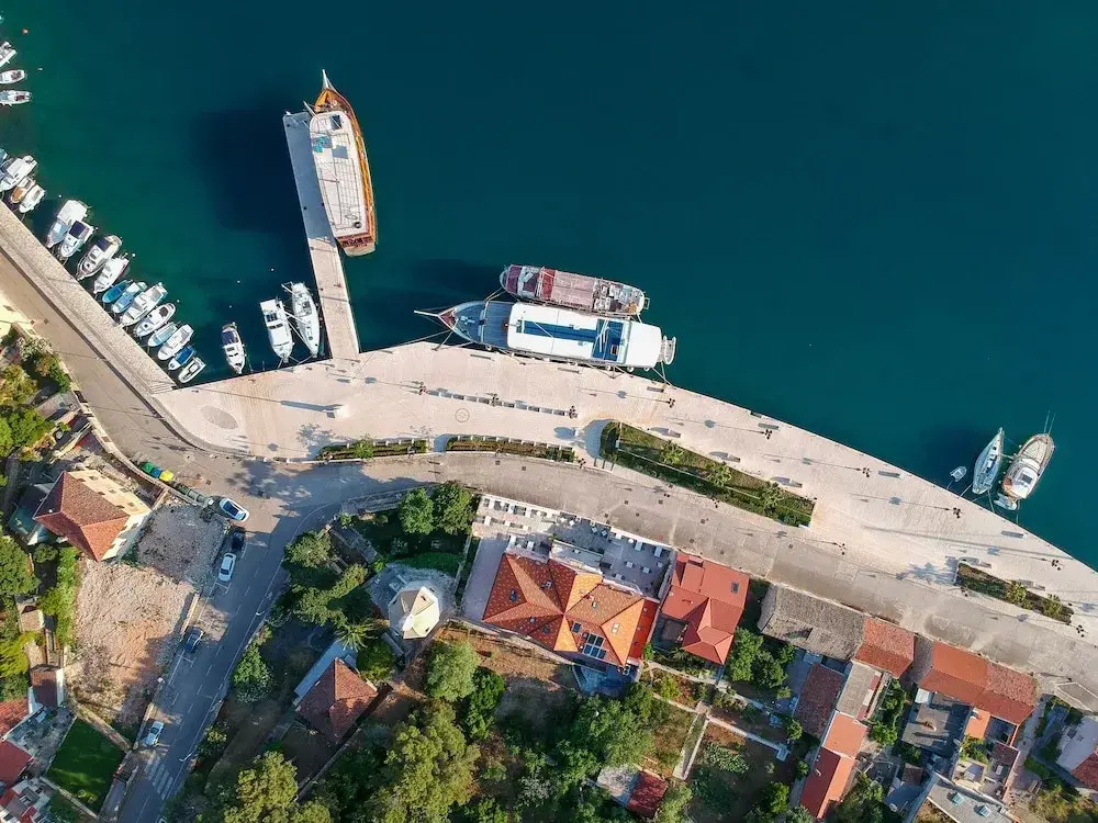 1 Bedroom Luxury Double Suite with sea view full double bed